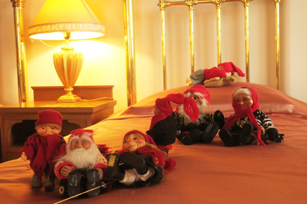 �R�萼�m�ِ��E�̃N���X�}�X